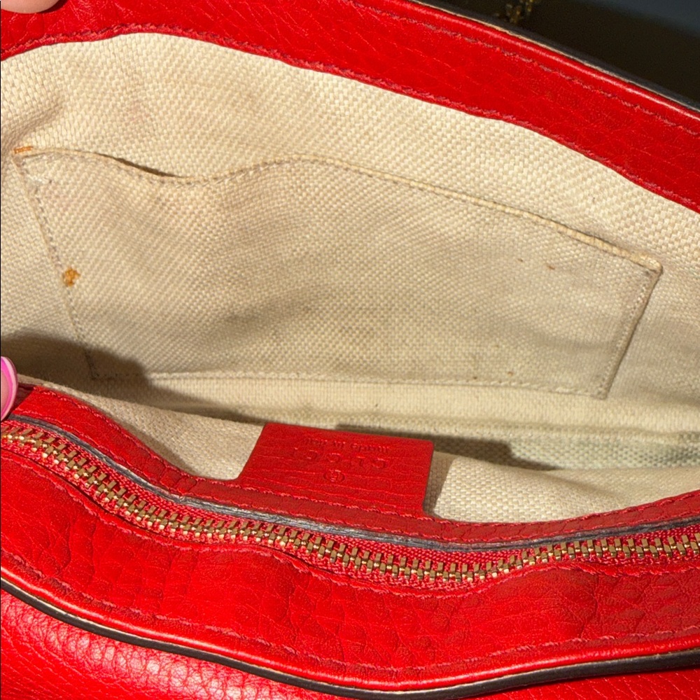 Gucci Scarlet Leather OTS Bag with Gold Chain - Picture 6 of 17